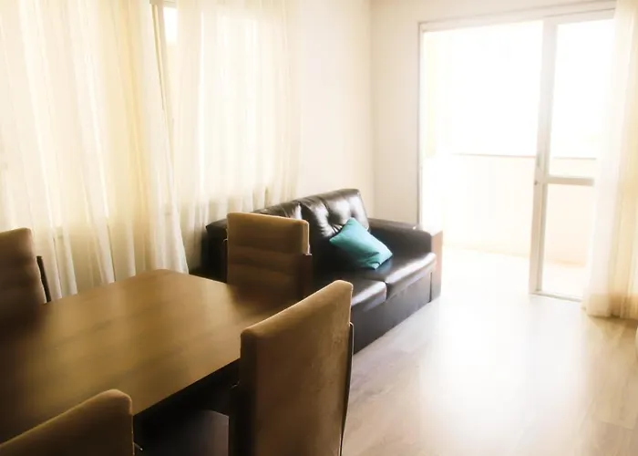 Apartamento com Vista em Edifício Frente Mar